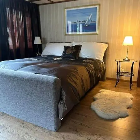 Holiday home For Group Bookings *